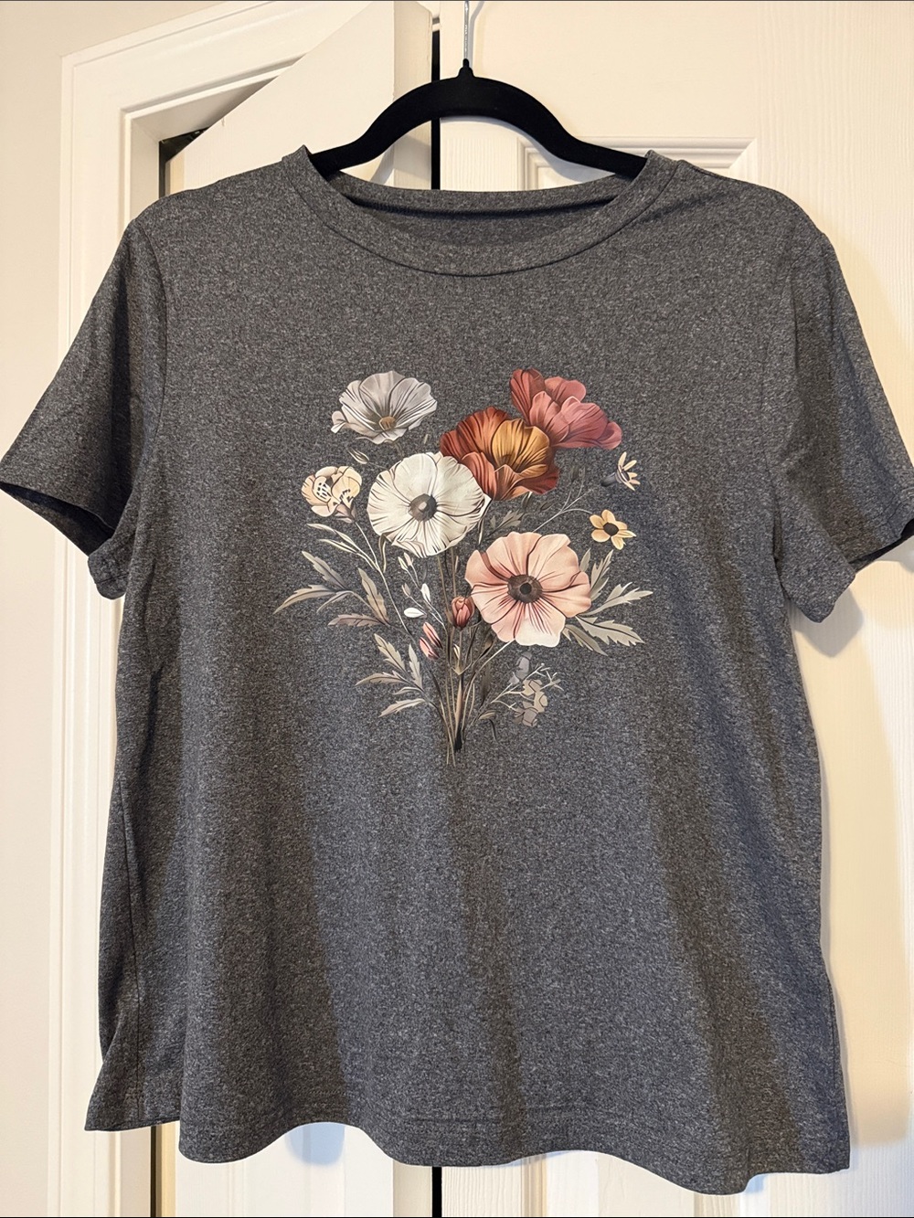 SHEIN Gray Floral Bouquet Short Sleeve Tee
